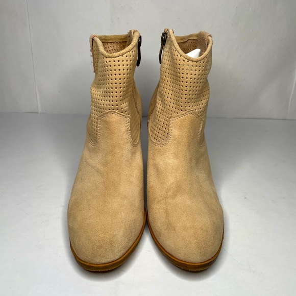 Vince Camuto Beige Suede Mesh Western Block Heeled Ankle Boots Booties - Picture 6 of 13